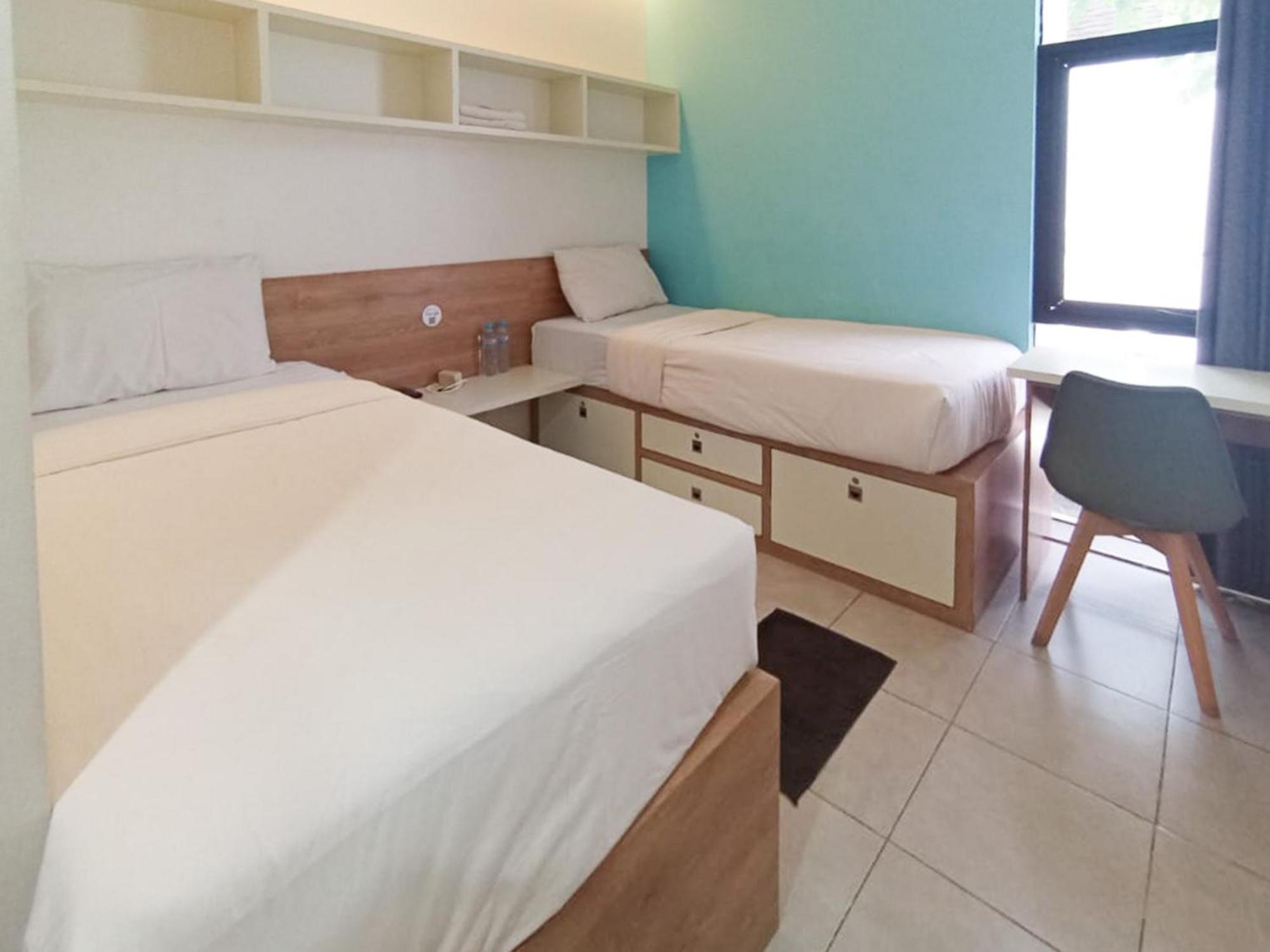Отель Ofo Kost Premium Kampung Inggris Pare Syariah Mitra Reddoorz Экстерьер фото