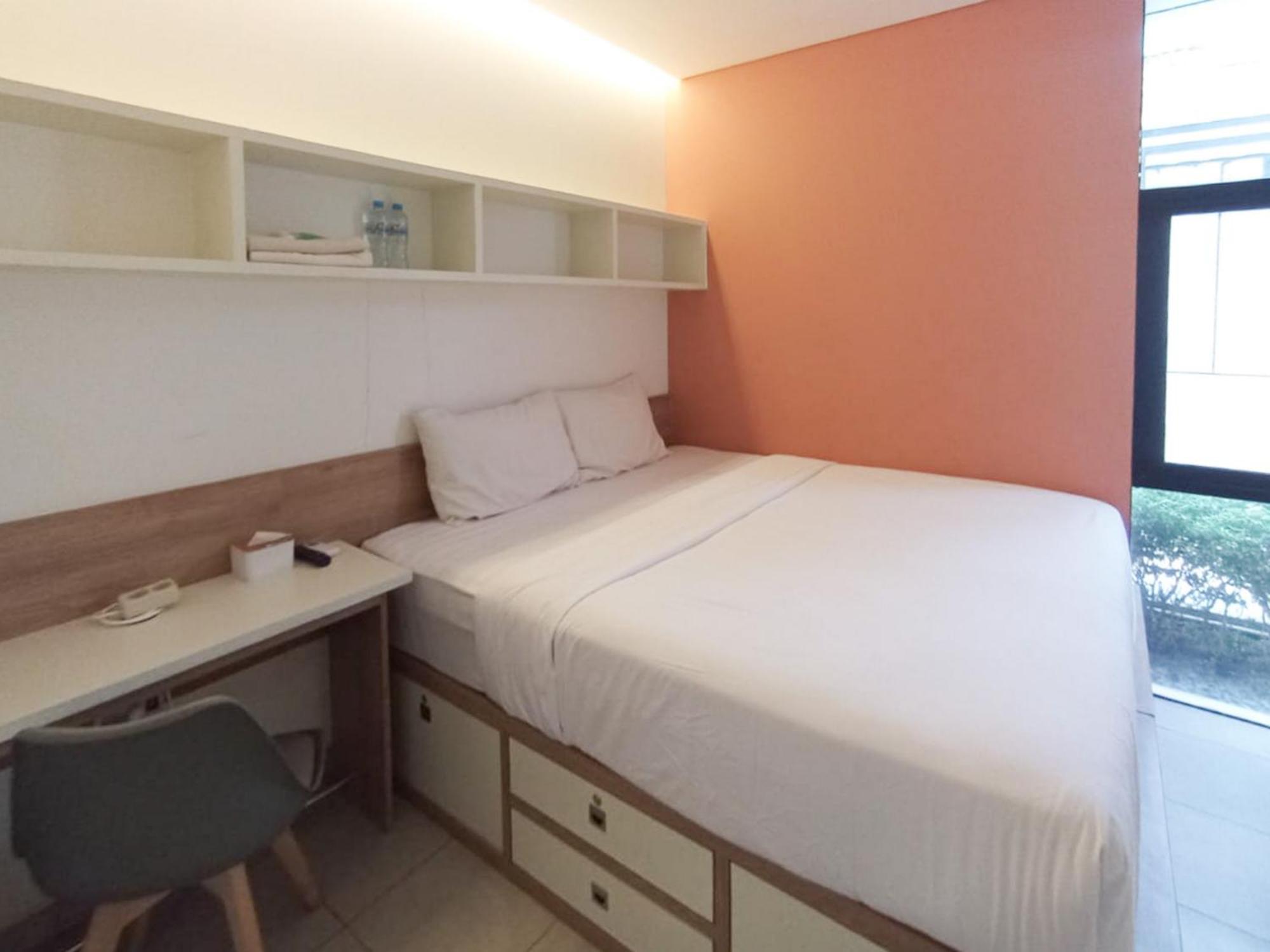 Отель Ofo Kost Premium Kampung Inggris Pare Syariah Mitra Reddoorz Экстерьер фото