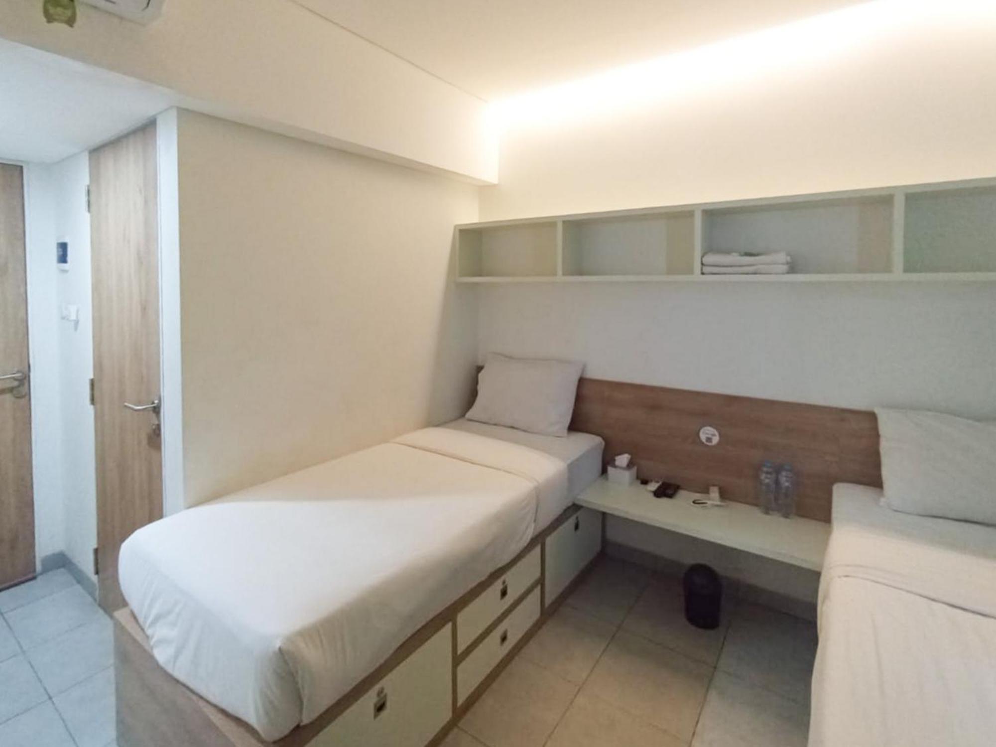 Отель Ofo Kost Premium Kampung Inggris Pare Syariah Mitra Reddoorz Экстерьер фото