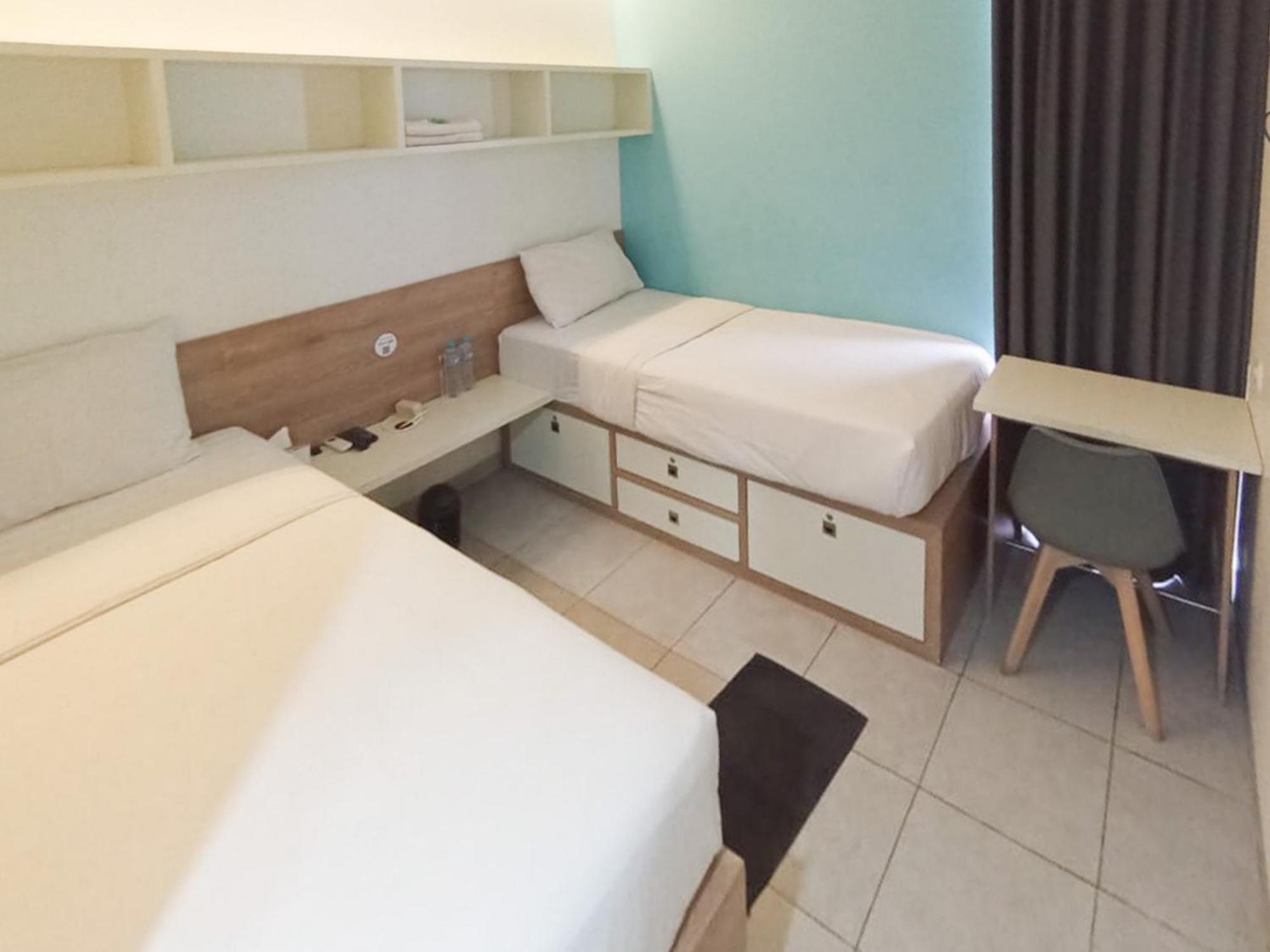 Отель Ofo Kost Premium Kampung Inggris Pare Syariah Mitra Reddoorz Экстерьер фото