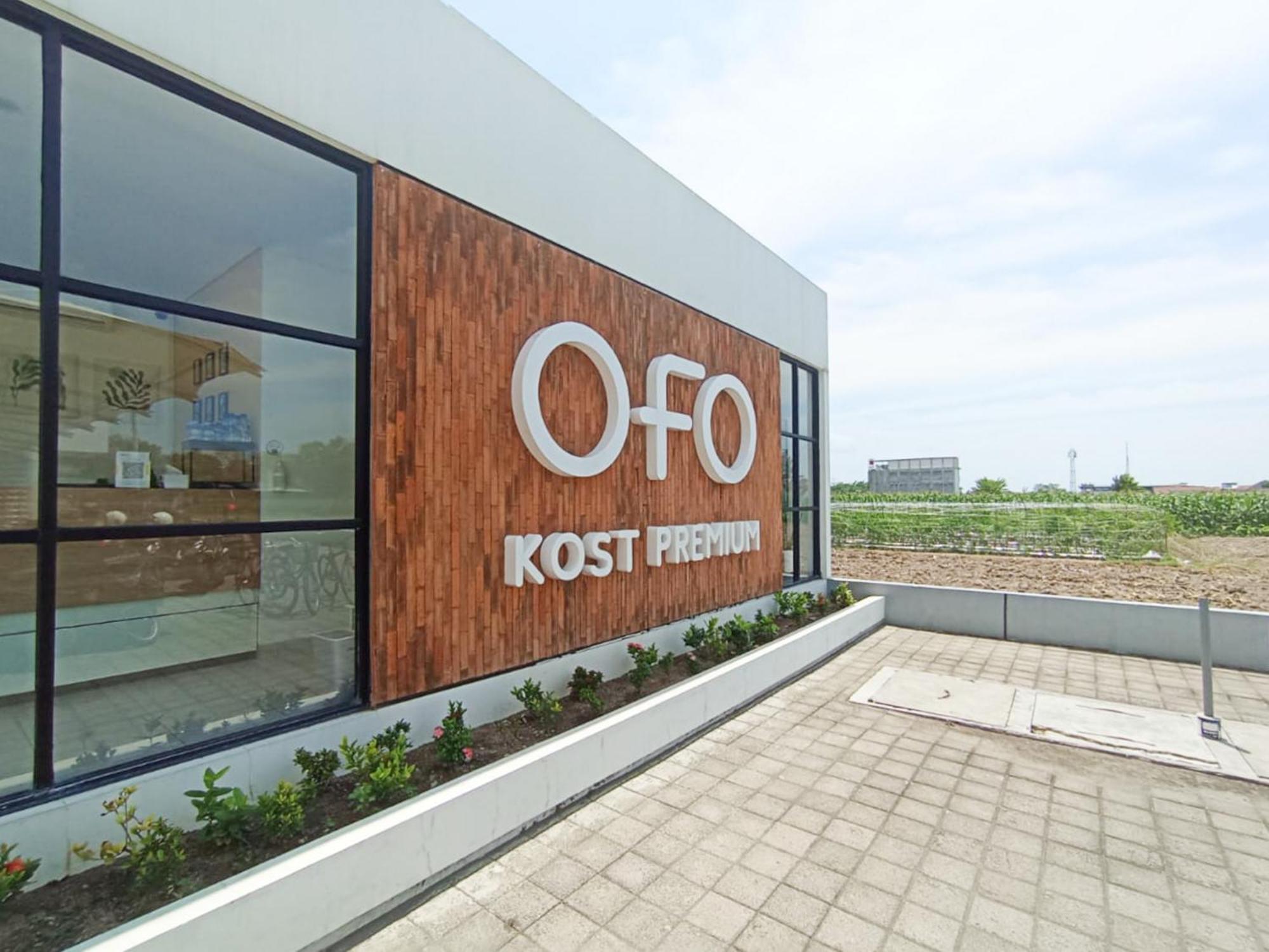 Отель Ofo Kost Premium Kampung Inggris Pare Syariah Mitra Reddoorz Экстерьер фото