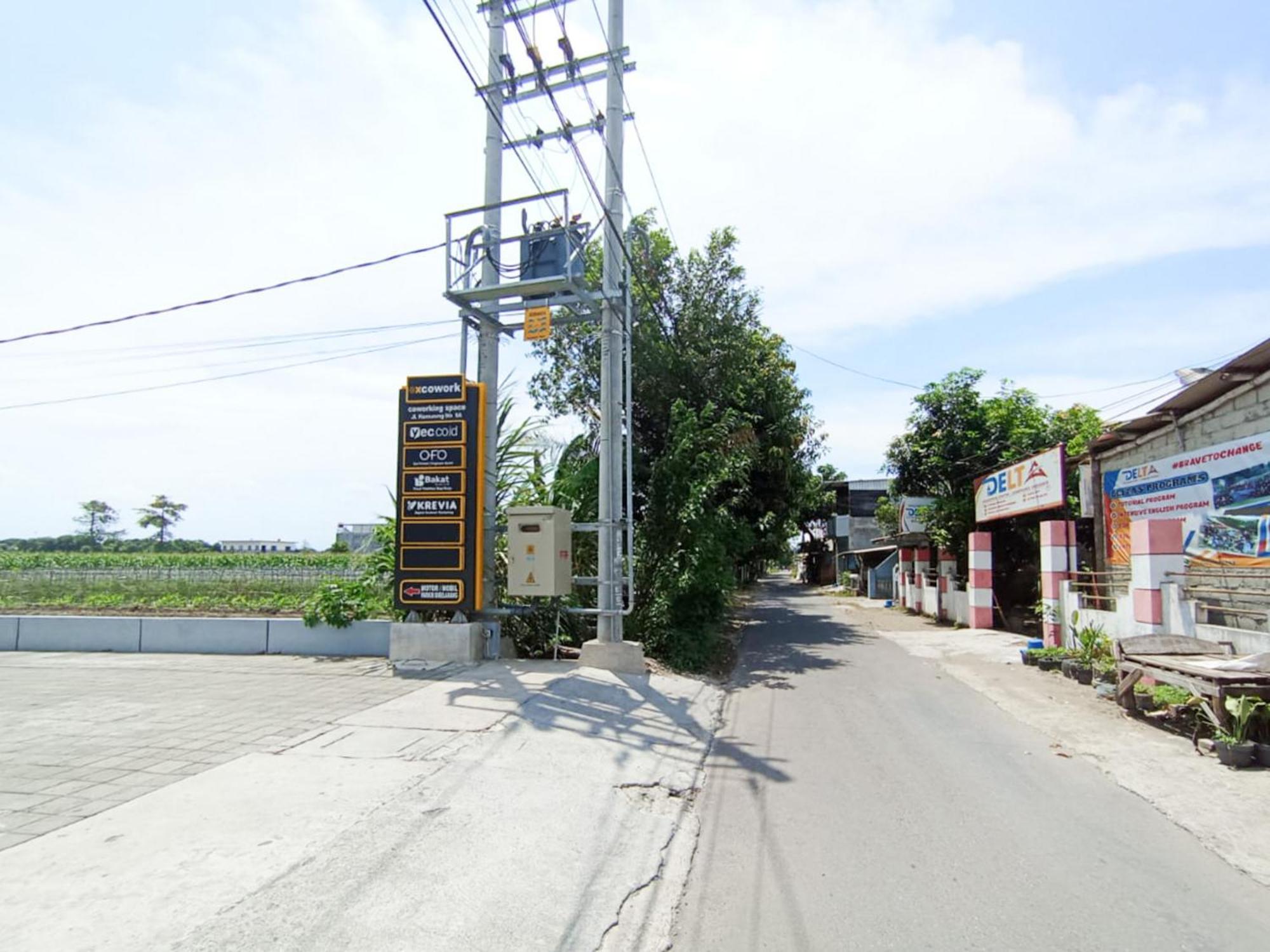 Отель Ofo Kost Premium Kampung Inggris Pare Syariah Mitra Reddoorz Экстерьер фото