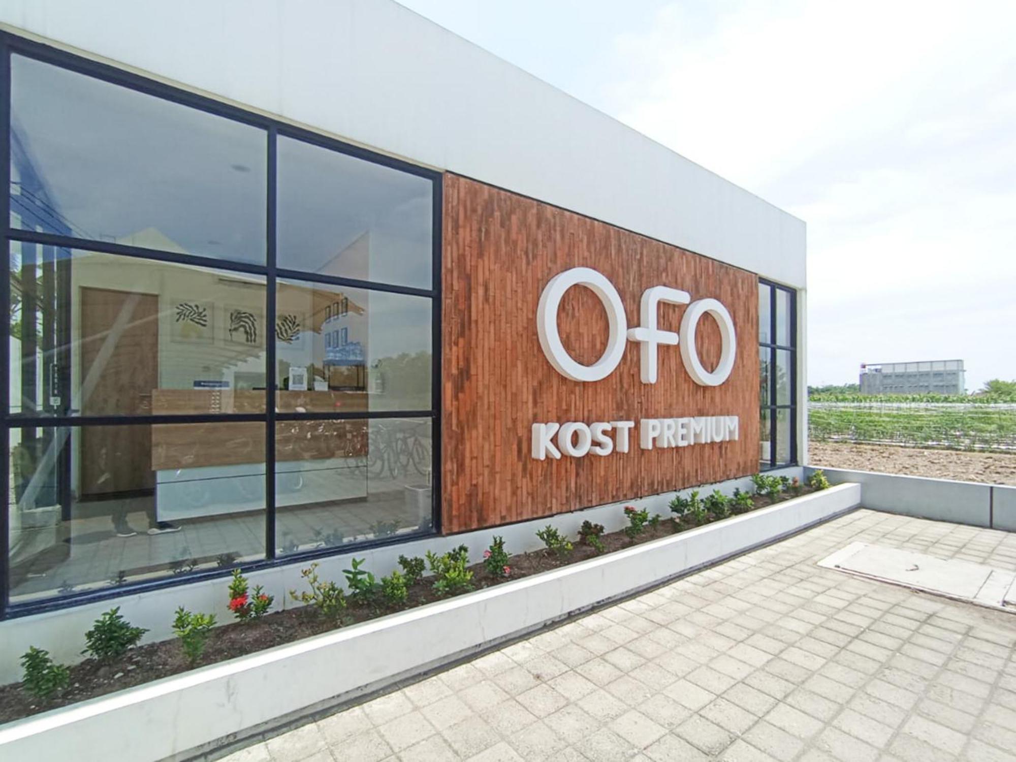 Отель Ofo Kost Premium Kampung Inggris Pare Syariah Mitra Reddoorz Экстерьер фото