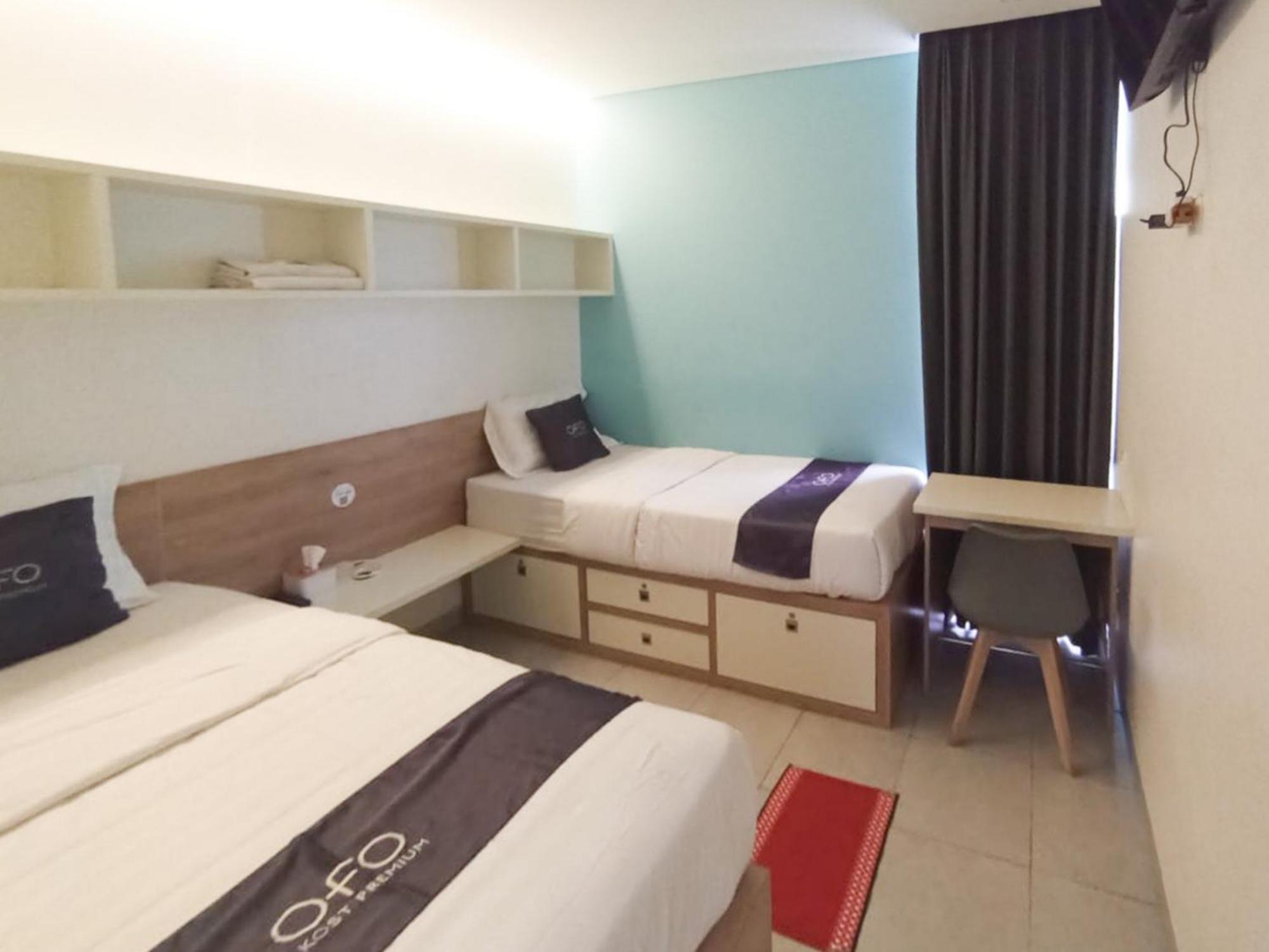 Отель Ofo Kost Premium Kampung Inggris Pare Syariah Mitra Reddoorz Экстерьер фото