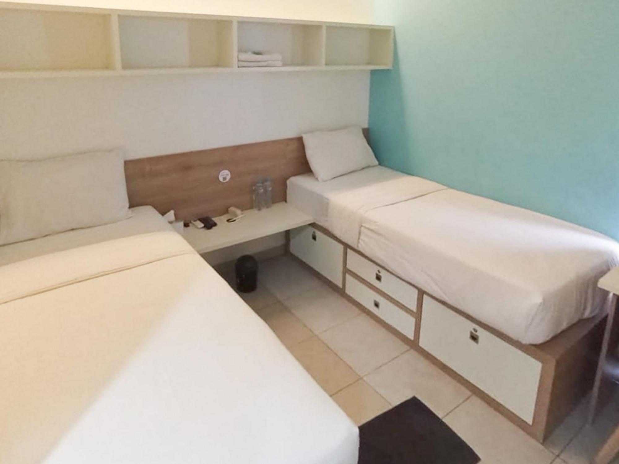 Отель Ofo Kost Premium Kampung Inggris Pare Syariah Mitra Reddoorz Экстерьер фото
